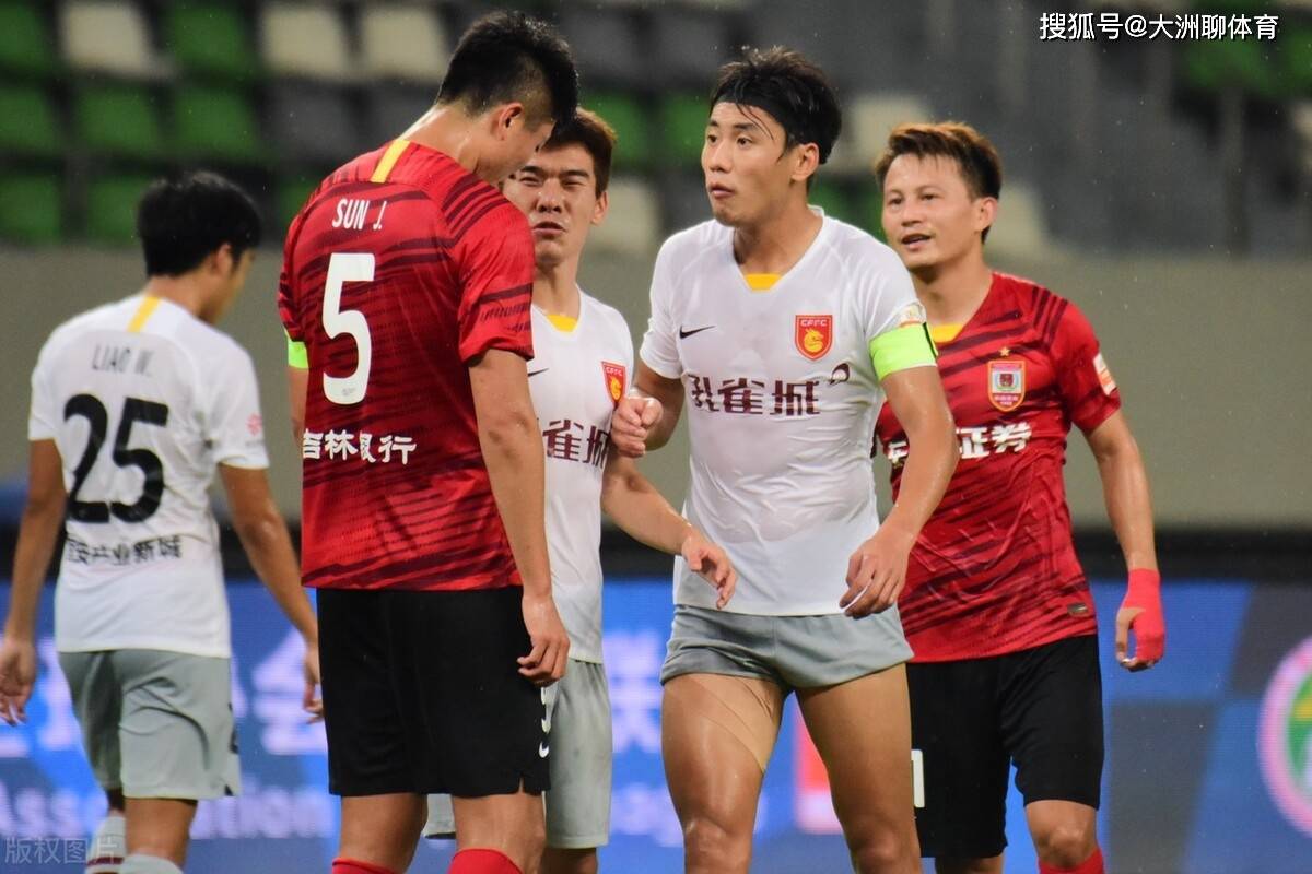 关于沙尔克球员集体休假，调整状态备战接下来的比赛的信息
