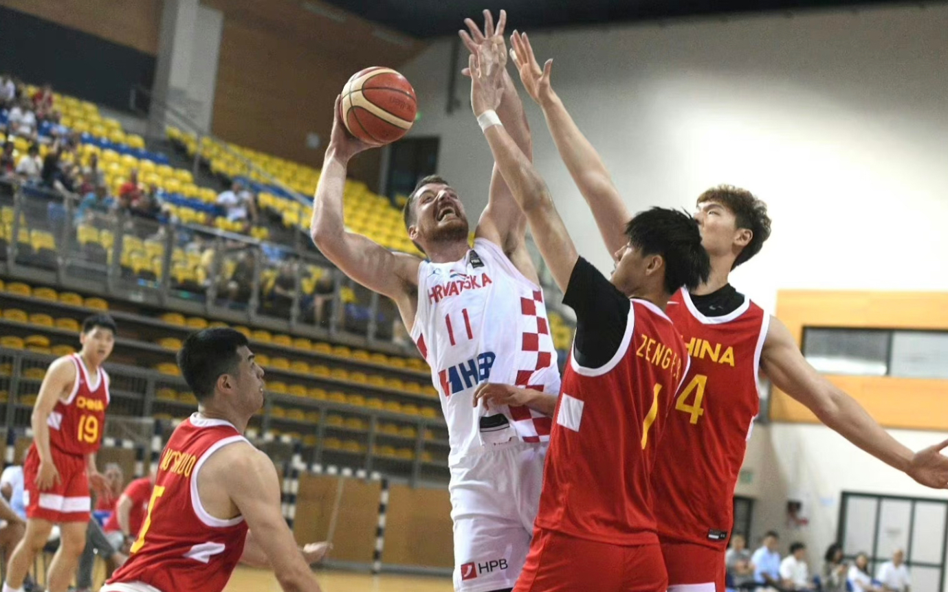 关于陕西男篮合力作战，夺取关键胜利的信息